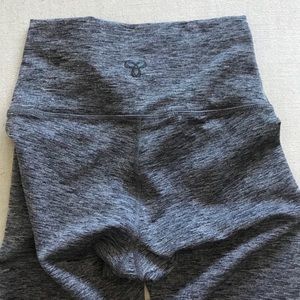 TNA Aritzia Grey Marbled Leggings XS - NEW